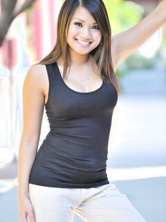 Annie Lee Flashes Those Tits Outside!