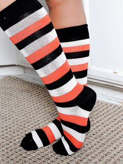 Ally Kay Spreads Wide On The Kitchen Floor!