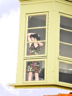 Jessi Palmer Gets Caught By A Peeping Tom!