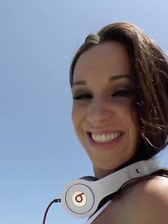 Jacia Stevens Doing It Raw Up Her Asshole Again!