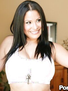 Sophia Lomeli Gets A Massage And A Fucking!