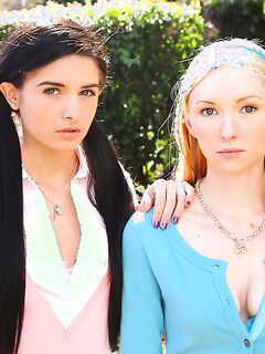 Zoey Kush has Amy Quinn and Carolyn Reese Help Her Fuck A Cock!