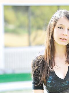 Rilee Marks Does Naked Cartwheels Outdoors!