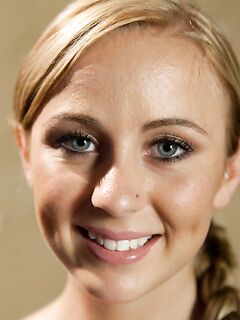 Mae Lynn Has Isis Love Using Her Body!