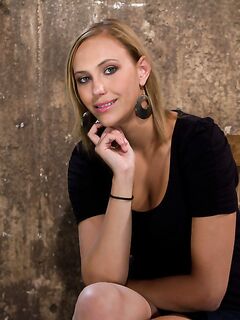 Alexia Rae Is Hog Tied To A Barrel!