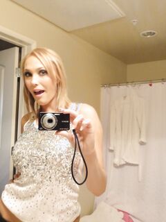 Alexia Rae Sexy Curves Are Nude And She Is Having Sex!