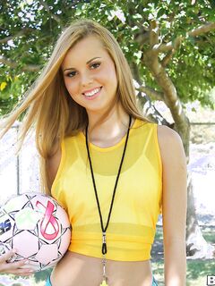 Jessie Rogers Gets All Oiled Up For Sex!