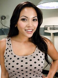 Adriana Luna Lays Back For The Fucking Machines!