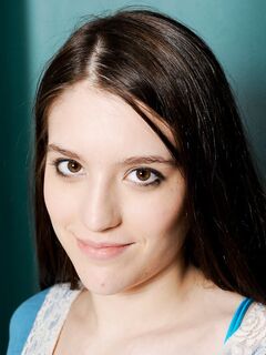 Zarena Summers Works Her Delicious Pink Pussy!