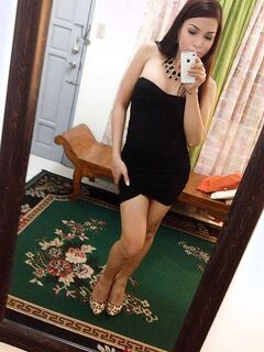 Vitressta Mayo Taking Selfies!