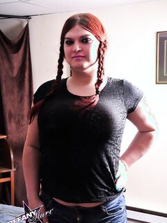 Tiffany Starr Puts Her Cock Into A Fleshlight!